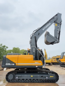 Excavatrice Hyundai 220-9s d'occasion en excellent état, machine de terrassement à vendre en bon état de marche - Product Image 4