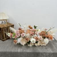 Rangkaian Bunga Meja Artifisial Premium dengan Garland Hijau untuk Dekorasi Acara Pesta dari Supplier