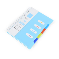 Cuaderno de tapa dura recargable del fabricante con separadores de índice, pestañas de clasificación y páginas de etiquetas para agenda.