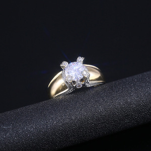 Anello a Corona Bicolore per Donne, Gioielli alla Moda Scintillanti in Tono Oro, Vendita all'Ingrosso - Product Image 3