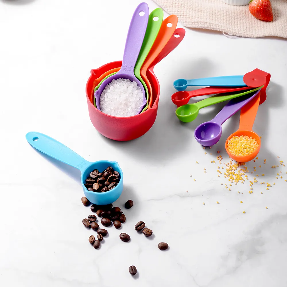 5PCs Plastic Meauring Cups and Spoons Set For Kitchen Measuring Spoon