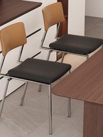 Chaise de salle à manger Bauhaus avec dossier, design minimaliste, revêtement en cuir, structure chromée, mobilier de maison de style mid-century