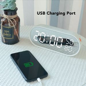 นาฬิกาปลุกดิจิตอล LED พร้อมฟังก์ชั่นเลื่อนปลุก วัดอุณหภูมิ ชาร์จ USB  หน้าจอแบบกระจก  นาฬิกาตั้งโต๊ะอัจฉริยะ สำหรับผู้สูงอายุ - Product Image 5