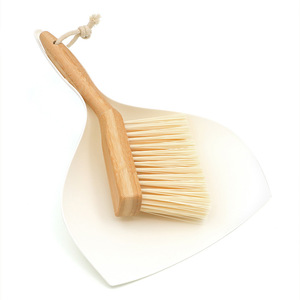 Mini escoba y recogedor de madera con cerdas suaves de fibra de coco, herramienta de limpieza de escritorio para desempolvar muebles - Product Image 5