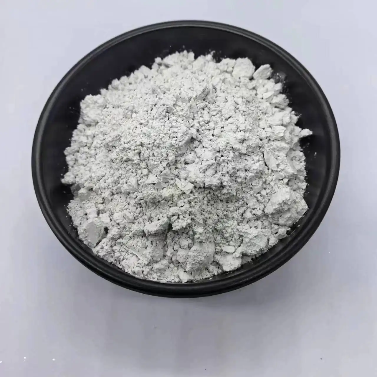 Resistente a ácidos y álcalis Buena dispersabilidad 70-80% blancura illite mineral de mica cruda 9d hecho en China