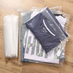 Sacs à fermeture éclair givrés en PVC et PP avec marquage à chaud, recyclables pour l'emballage de vêtements, chaussures et chaussettes - Product Image 3