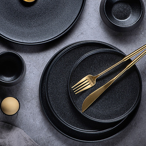 Bol à pied haut en céramique noir mat de luxe et <span class=keywords><strong>ensemble</strong></span> d'assiettes occidentales <span class=keywords><strong>Design</strong></span> portable pour le service de soupe de salade de soupe de nouilles de riz - Product Image 4