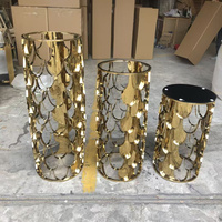 Meistverkaufter Neuzugang Luxuriöser Moderner Einfacher Hochzeits-Dekorations-Blumenkuchenständer Tisch aus Edelstahl Gold mit Glas-/MDF-Oberfläche