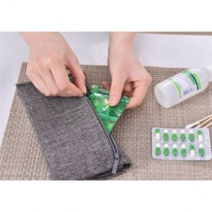 Estuche de Viaje de Cuero PU para 28 Pastillas, Organizador Mensual de Plástico para Medicamentos - Product Image 3