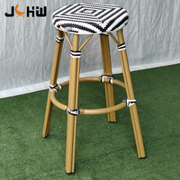 Meubles de restaurant français, tabourets de bar d'extérieur en rotin tressé, chaises de salle à manger en rotin et aluminium pour patio extérieur, café et bistrot