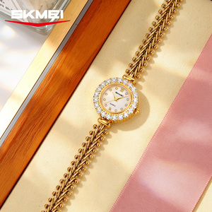 นาฬิกาข้อมือผู้หญิงแบบกำหนดเอง OEM ODM ควอตซ์ ประดับเพชร พลอยเทียม สีทอง สีเงิน หรูหรา แฟชั่น รับผลิตแบรนด์ส่วนตัว ปรับแต่งได้ - Product Image 2