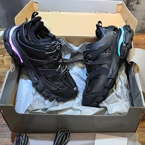 2025 Marque de créateur de luxe Track 3.0 Baskets décontractées avec lumière LED Style d'automne Chaussures de marche épaisses - Product Image 2