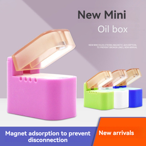 Boîte à huile de couleur universelle Nouveau graisseur MiniI Forte adsorption magnétique pour éviter les lignes brisées - Product Image 1