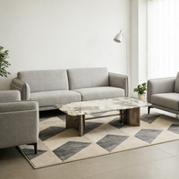 Table basse moderne minimaliste avec plateau en marbre et base en métal, style italien élégant et luxueux pour villa