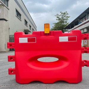 Système de feux de signalisation solaires sans fil avec clignotant de barricade à LED jaune et cône routier ambre en PC pour avertissement de sécurité - Product Image 5