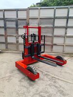 Nouveau transpalette électrique tout-terrain 1,5-2T avec fourches de 1070 mm, batterie au plomb-acide, déplaceur latéral hydraulique et levée de 1,6 m, robuste