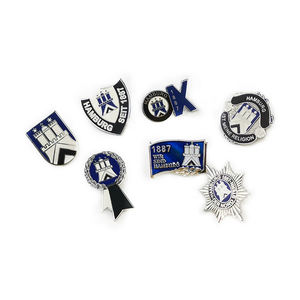 Shinpasserelle — fabricants chinois 3d knight avec épées et bouclier, métal personnalisé en émail dur, badge de revers 3d - Product Image 4