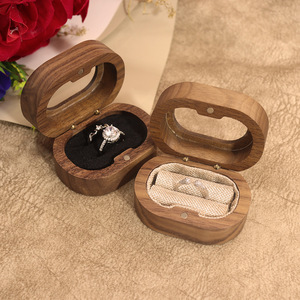 Caja de Joyería Ovalada de Madera Maciza de Nogal con Ventana de Acrílico para Anillos de Compromiso - Product Image 3