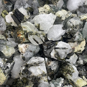 Bán buôn tinh thể khoáng tự nhiên thô màu xanh lá cây <span class=keywords><strong>Tourmaline</strong></span> và thạch anh mẫu để bán - Product Image 3