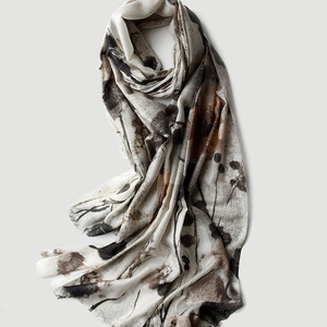 Bufanda de Cachemira Estampada al por Mayor para Mujer, Ligera, con Diseño Floral, para Primavera, Verano, Otoño e Invierno - Product Image 4