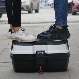 Vente en gros de boîtes à bagages universelles extra larges pour moto / boîte de rangement pour outils de scooter électrique - Product Image 3