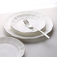 Offre Spéciale – Service de Table 12 Pièces en Porcelaine Fine Blanche Gaufrée, Élégant et Anti-Fuite, Idéal pour Mariages, Restaurants et Micro-ondes
