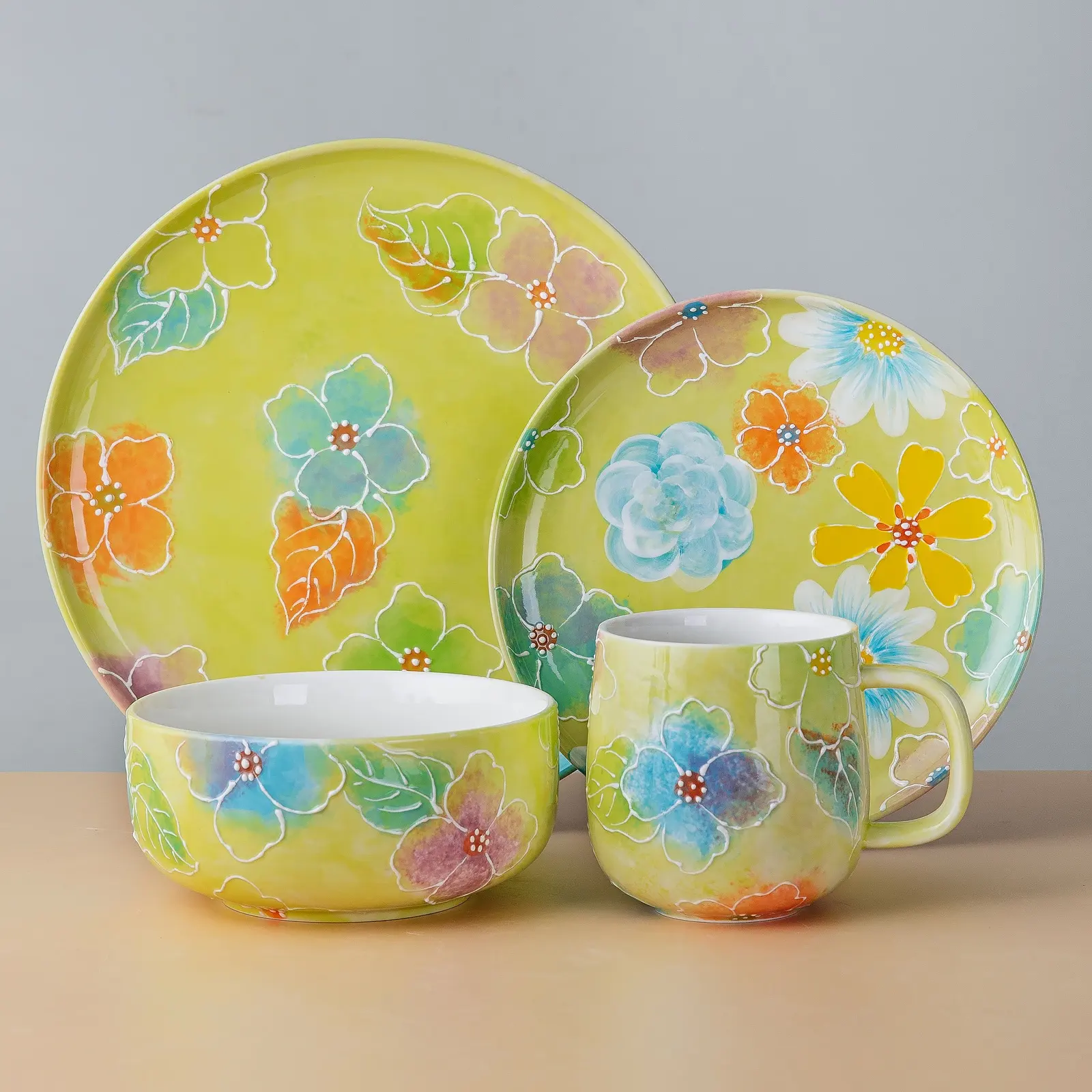 Haushalts teller Schüssel Tassen Set Blume geprägt Dekor Abendessen Ware Keramik Geschirr Hand malerei für kunden spezifische