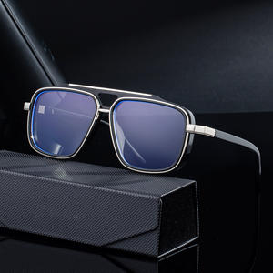 แว่นกันแดดทรงเหลี่ยมสำหรับผู้ชาย รุ่น ZS-98361 กรอบพลาสติกและโลหะสีดำ ป้องกันรังสียูวี 400 เหมาะสำหรับกิจกรรมกลางแจ้ง แฟชั่นทันสมัย เลนส์ระดับ 2 - Product Image 3