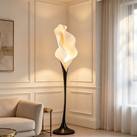 Lampe de sol minimaliste et luxueuse de style nordique à motif floral pour chambre à coucher, design créatif tendance, éclairage d'ambiance LED pour canapé