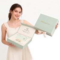 Boîte d'emballage en carton rigide faite à la main pour layette de bébé et coffret cadeau nouveau-né avec fermeture magnétique et options d'impression personnalisées
