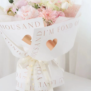 Papel de embalaje de flores con diseño de corazón de flores, papel de regalo hecho a mano, papel mate de plástico translúcido impermeable con lámina dorada, para floristería - Product Image 3