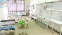 Bestseller Saudi-Arabisches Acryl-Teetisch-Set Transparenter Klappbarer Acryl-Tisch Zeitgenössisches Design Gold/Silber Farbe Multifunktional
