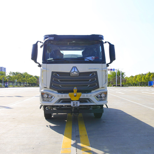 <span class=keywords><strong>Camion</strong></span> arroseur Sinotruk Howo 15m Diesel 4x2 |   Fonctionnalités complètes et haute efficacité - Product Image 2