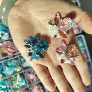 Venta al por mayor cara <span class=keywords><strong>tatuaje</strong></span> niñas diamante <span class=keywords><strong>frente</strong></span> pegatinas escenario creativo belleza pegatinas cara pegatinas - Product Image 4