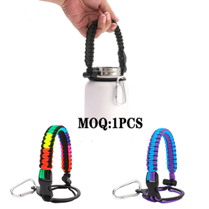 Lanières <span class=keywords><strong>de</strong></span> bouteille d'eau à séchage rapide <span class=keywords><strong>de</strong></span> style sportif <span class=keywords><strong>de</strong></span> haute qualité 12-64 oz mousqueton en aluminium Paracord tissé à la main corde suspendue à séchage rapide - Product Image 2