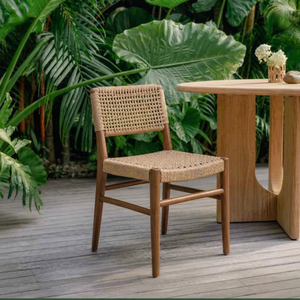 Silla de Comedor de Jardín Cómoda de Madera de Teca Sólida con Cuerda de Ratán, Tamaño Personalizado, Hecha a Mano en Jepara, para Exteriores, Patio, Resort, Villa, Hotel - Product Image 1