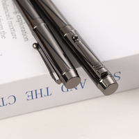Stylo plume exécutif de logo de luxe nouveau Design brillant Chrome pistolet métal noir lignes fluides spécial couleur or stylo de calligraphie