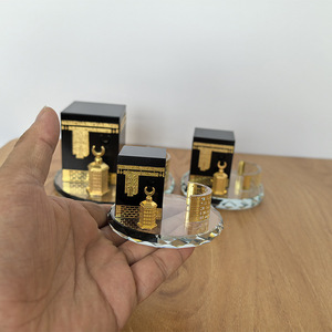 Modern Simple Saudi Arabian Tourist Souvenir Three-Piece Set Elegant Carved Crystal Animal Design Eco-friendly Travel Crafts