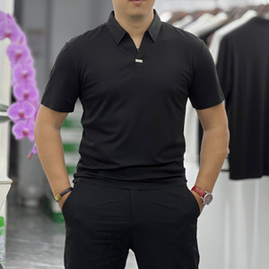 เสื้อโปโลคอเฮนลีย์สำหรับผู้ชาย รุ่นซัมเมอร์ สีกาแฟ ผ้าคอตตอนผสม ระบายอากาศได้ดี สวมใส่สบายๆ ทรงลำลอง แขนสั้น - Product Image 3