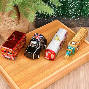 Adorno Colgante de Navidad con Forma de Autobús Escolar, Camión o Remolque, Pintado a Mano, para Árbol de Navidad, de Fábrica - Product Image 1