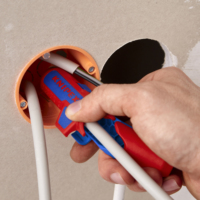 Alicates Pelacables KNIPEX ErgoStrip PV de Acero con Punta Cónica Fina y Mola de Bloqueo para Conectores de Crimpado