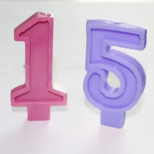 DIY型Birthday Cake 10 Numbers 3D Silicone Candle Topper Cake DecoratingツールChocolate Mould Candle Making Mold