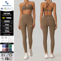 Ensemble de yoga 2 pièces respirant et uni pour femme : Soutien-gorge de sport dos nu et Legging taille haute froncé pour la gym, le Pilates et le fitness