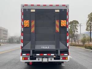 Equipamiento especial y bastidores especiales para llevar furgonetas camión - Product Image 3