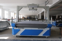 Plotter de corte de mesa con cuchillo oscilante CNC, máquina cortadora de cuero con transportador de alimentación automática para zapatos de sofá, maquinaria de tela