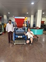 Machine Automatique à Briques Creuses en Béton, Type Trémie, pour Blocs de Cendres Volantes – Vente en Inde