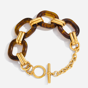 Pulsera de Cadena en Tono Dorado con Resina Ámbar, Eslabones Geométricos, Joyería para Uso Diario de Mujer - Product Image 1
