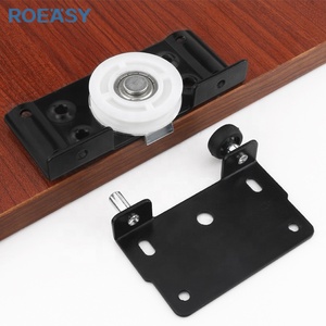 ROEASY <span class=keywords><strong>Kit</strong></span> de rails de <span class=keywords><strong>porte</strong></span> de grange à double <span class=keywords><strong>coulissante</strong></span> en nickel brossé de 6.6 pieds, poulie en J de base, robuste, coulissant en douceur et silencieusement - Product Image 2