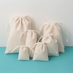 Sacs de rangement pour bijoux personnalisés avec logo, en tissu peluche, avec cordon de serrage, prix d'usine, vente en gros - Product Image 1