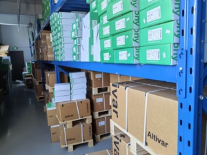 New biến tốc độ ổ đĩa atv310 loạt tần số biến tần atv310hu40n4a 4Kw/5HP Heavy Duty 380-460V 3ph mà không EMC Lọc VFD - Product Image 3